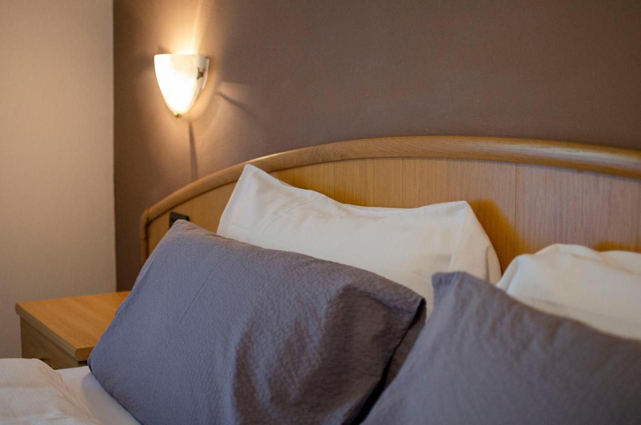 Flos Hotel Моэна Экстерьер фото