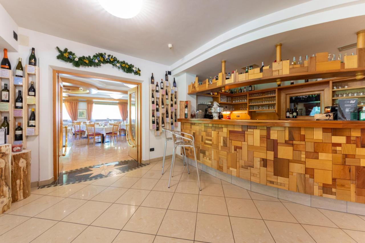 Flos Hotel Моэна Экстерьер фото
