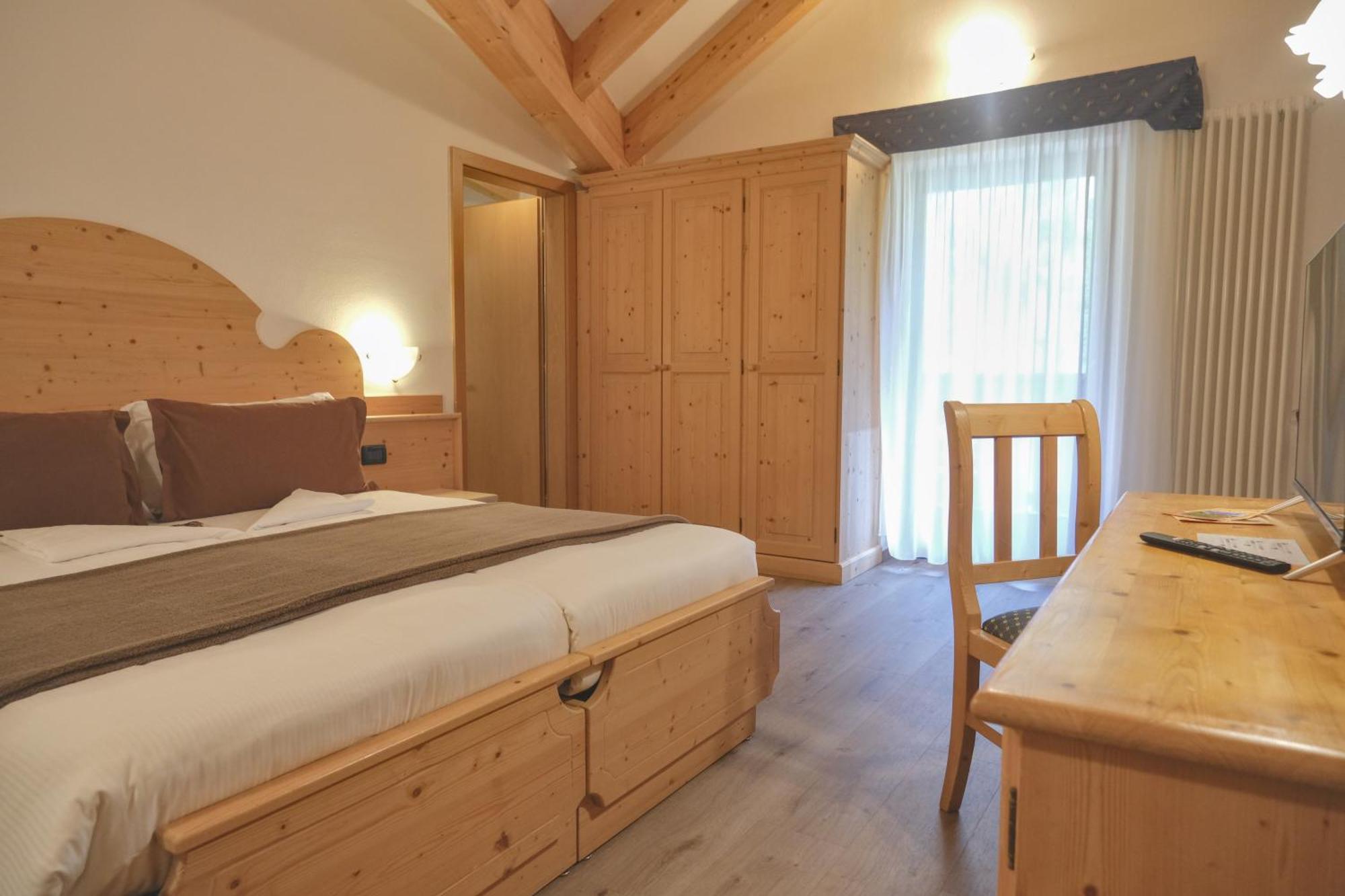 Flos Hotel Моэна Экстерьер фото